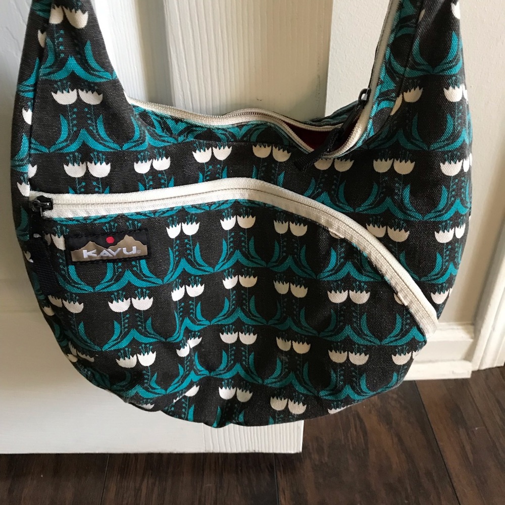 Super cute Kavu crossbody bag